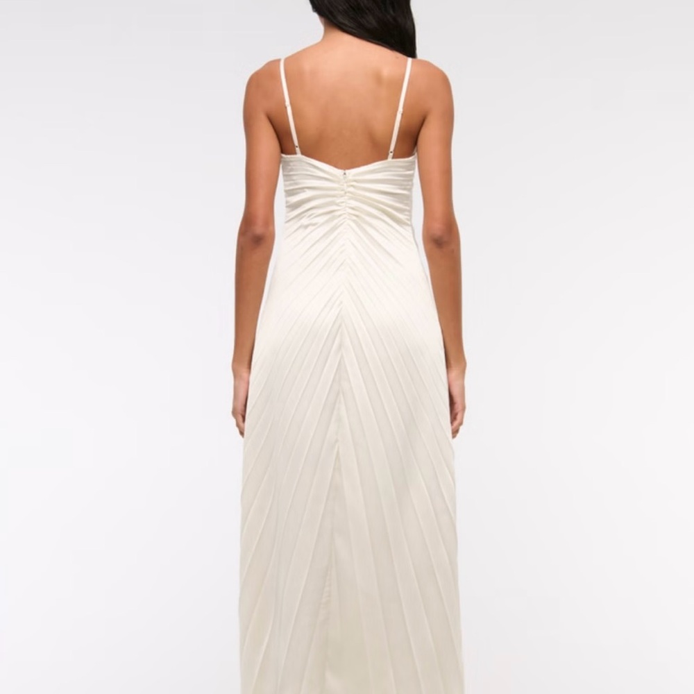 NWT - The A&F Giselle Sunburst Pleated Maxi Dress - Picture 4 of 11